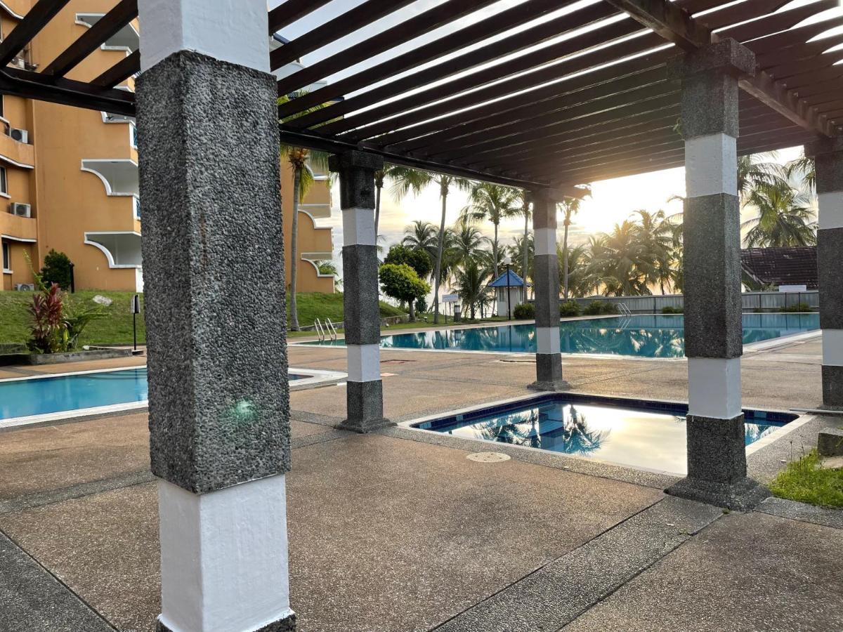 Seri Bulan Apartment Teluk Kemang Петалинг Джая Екстериор снимка