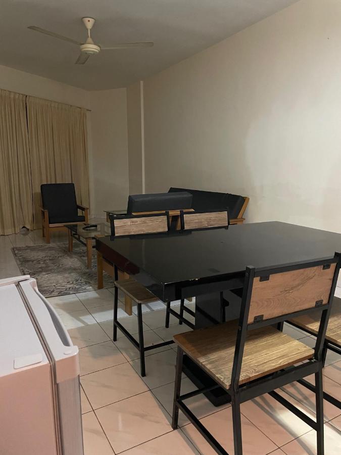 Seri Bulan Apartment Teluk Kemang Петалинг Джая Екстериор снимка