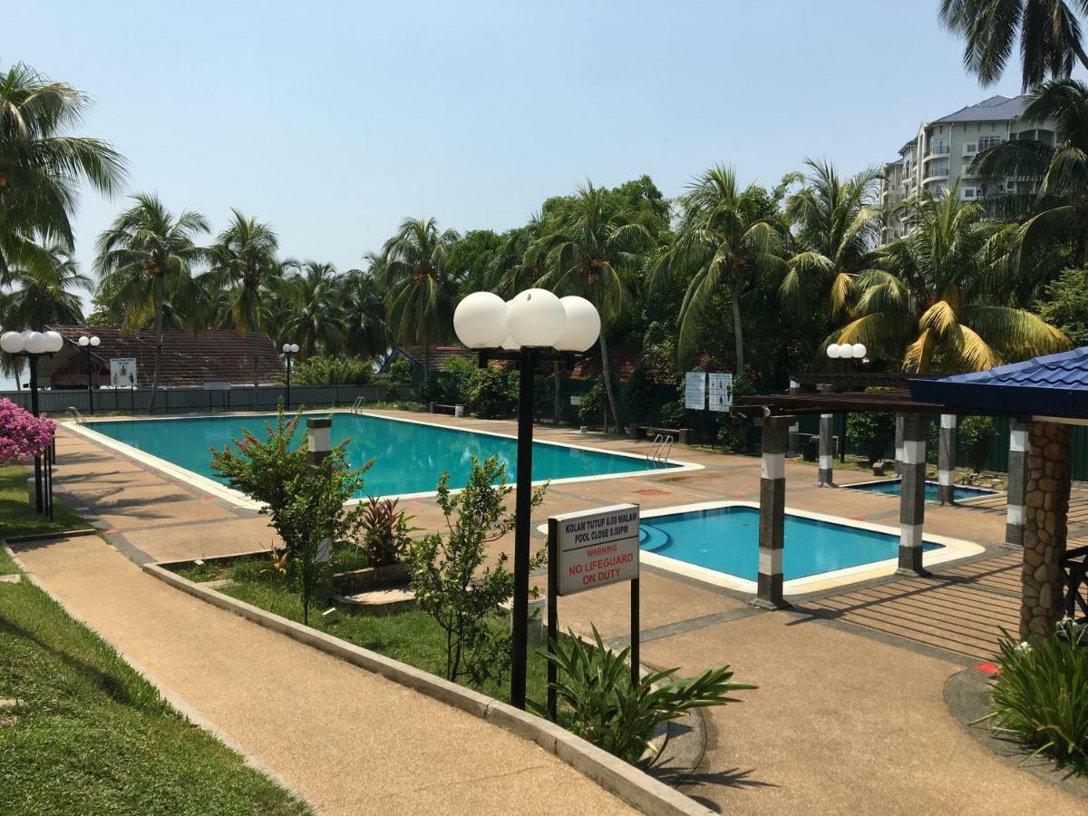 Seri Bulan Apartment Teluk Kemang Петалинг Джая Екстериор снимка